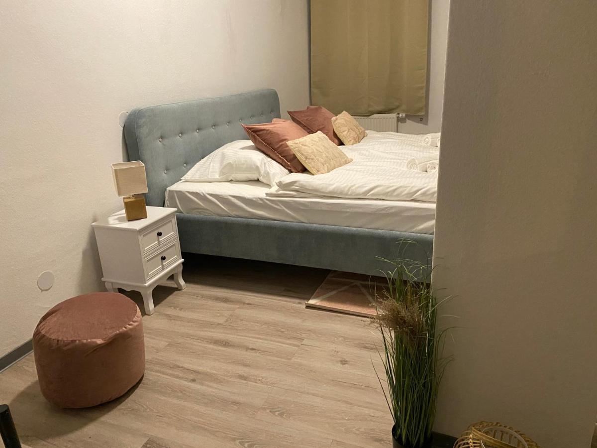 Urbansuites - Modern & Zentral In Der City - Dein Zuhause In Щутгарт Екстериор снимка