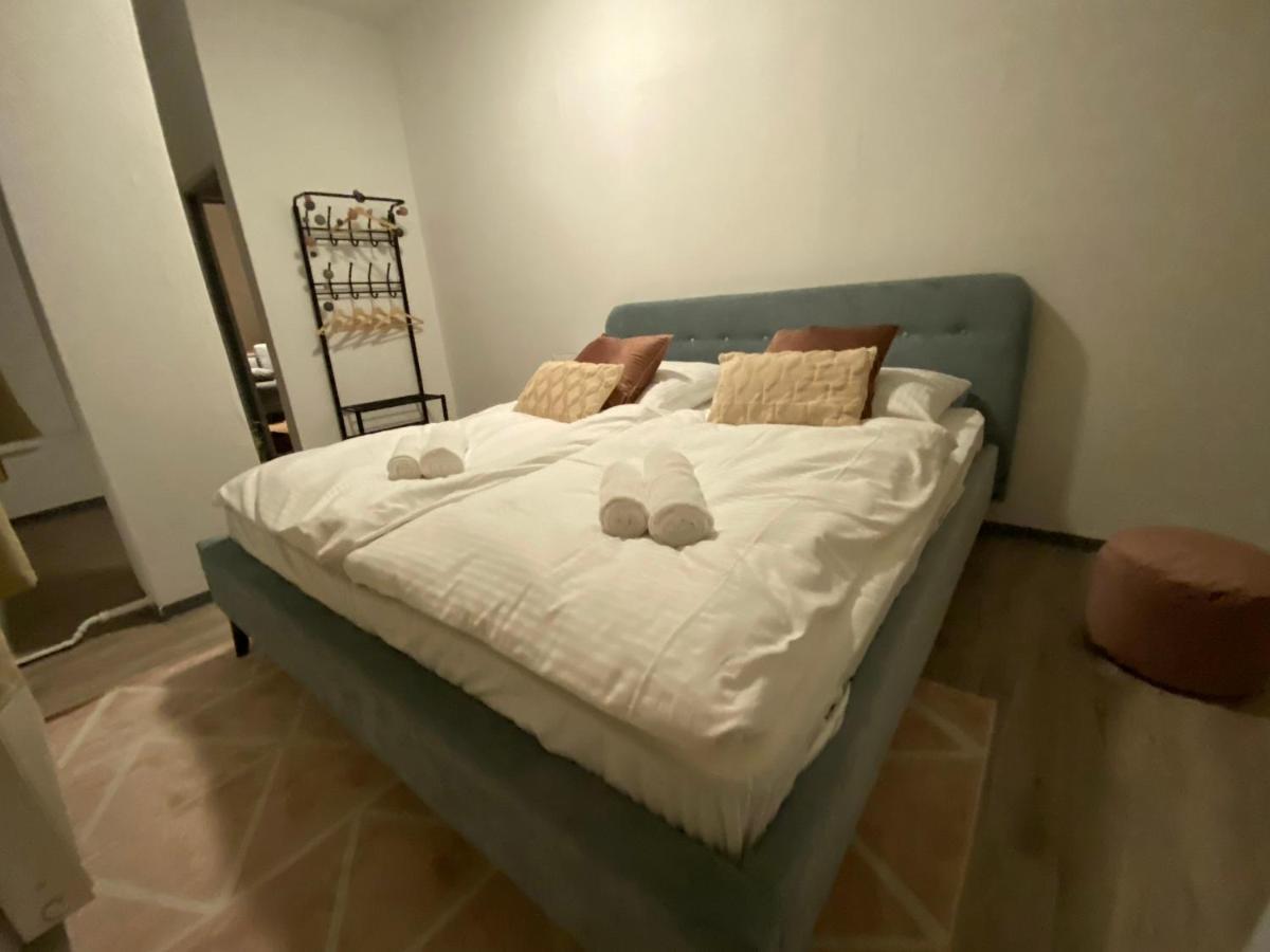 Urbansuites - Modern & Zentral In Der City - Dein Zuhause In Щутгарт Екстериор снимка