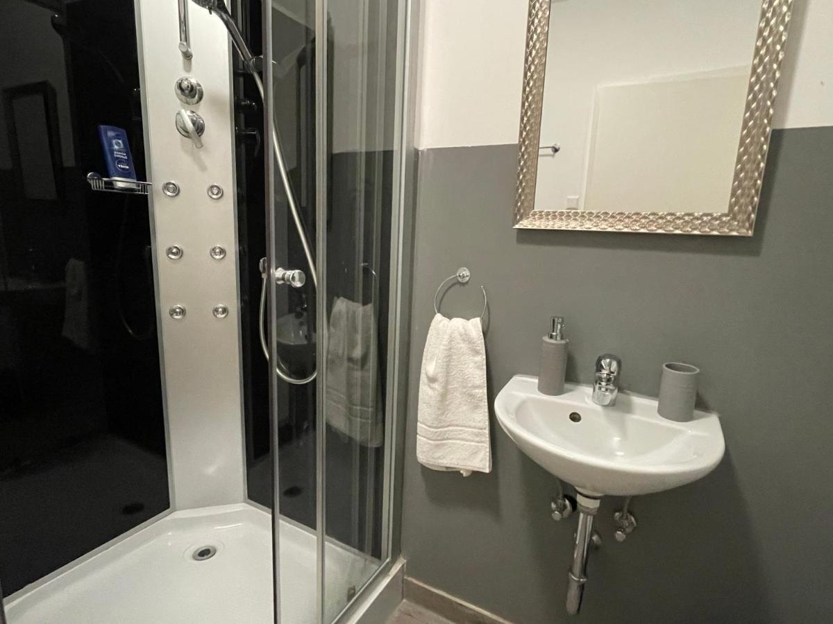 Urbansuites - Modern & Zentral In Der City - Dein Zuhause In Щутгарт Екстериор снимка